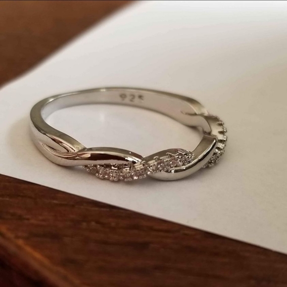 New 925 Silver Diamond Twist Band Ring for Women - Picture 3 of 9